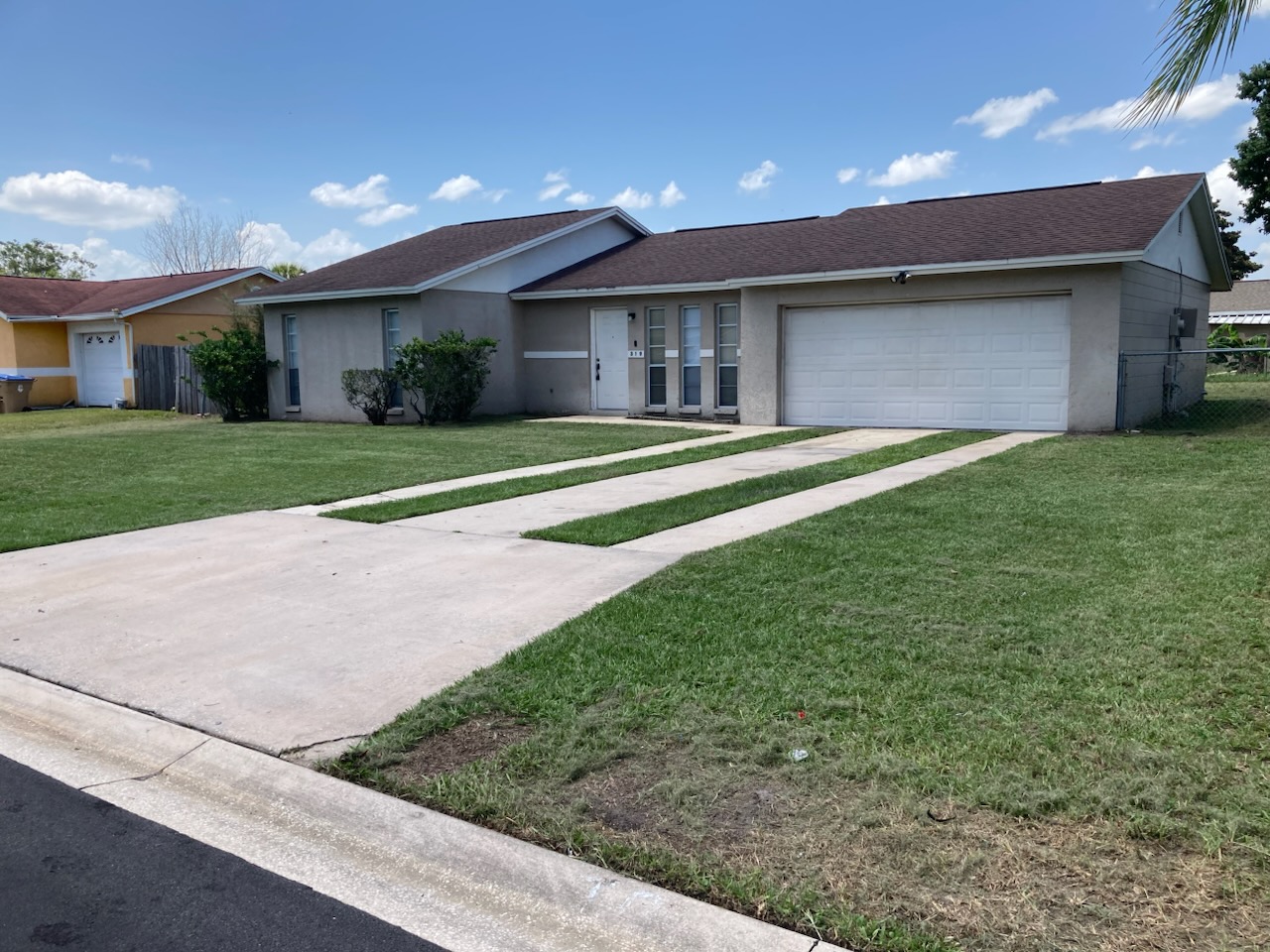 319 La Paz Drive